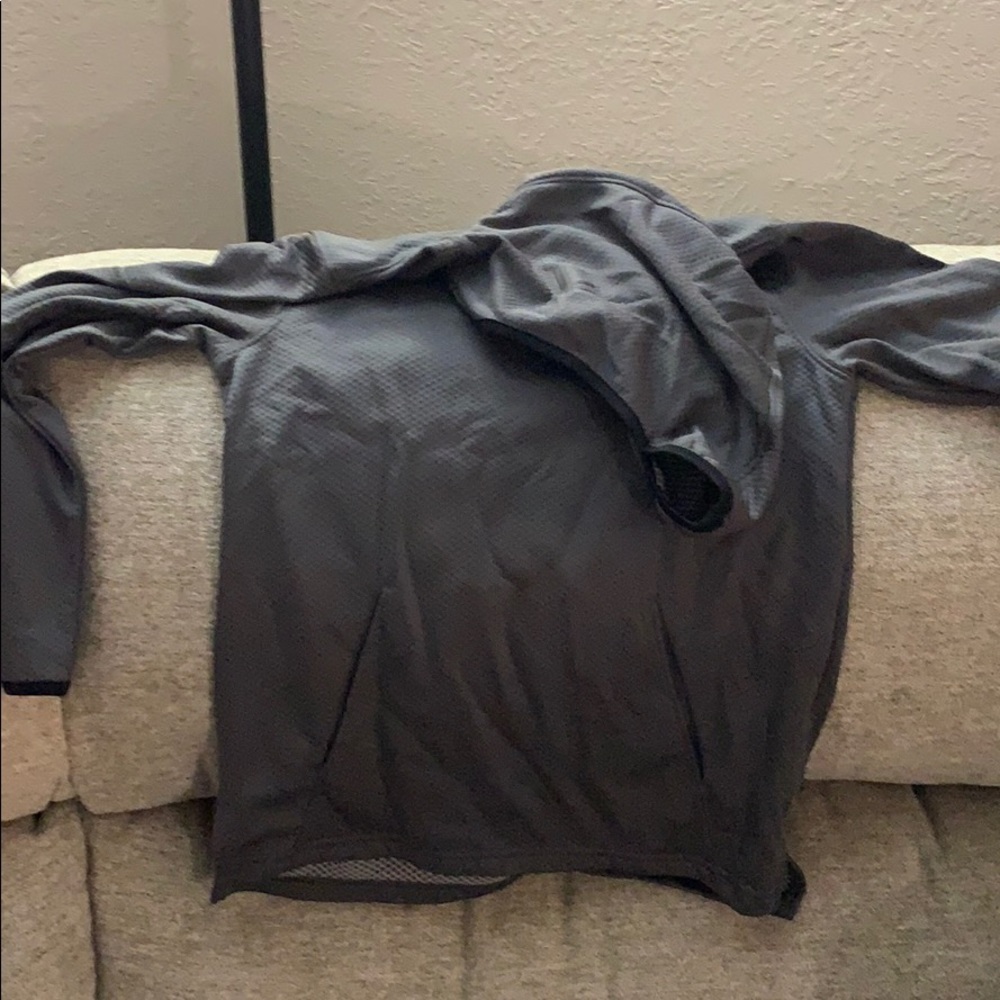Hooded shirt